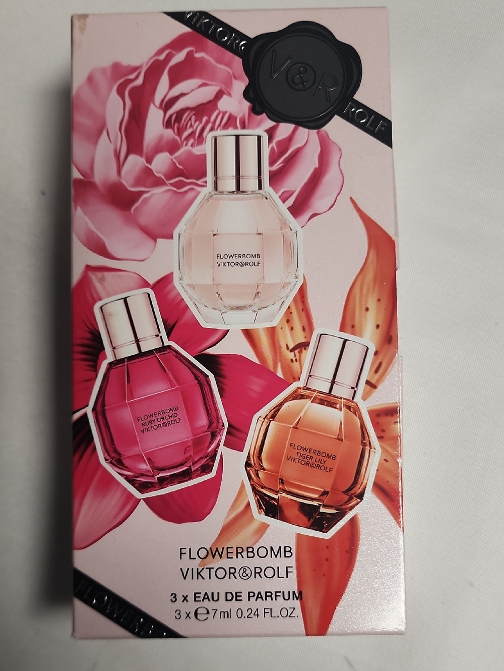 Viktor & Rolf Flowerbomb Trio Set – Pink, White, Peach